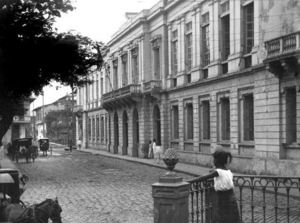 Ayuntamiento de Manila before the Second World War (image source: Lahat 1900s)