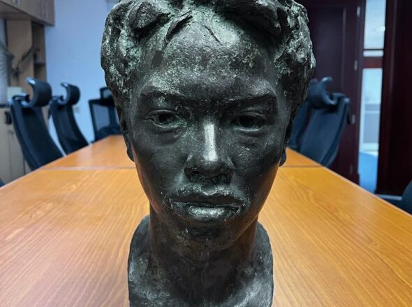 The replica of the Juan Luna bust by Mulawin Abueva. This is currently being displayed at one of the conference rooms at the MIB Center Building in Makati City.